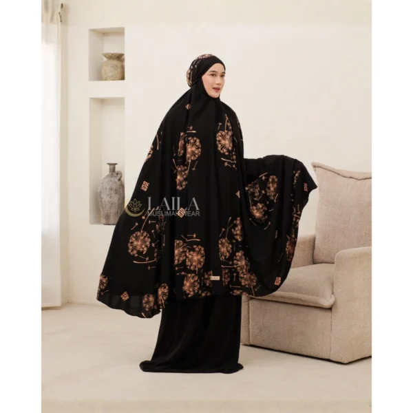 Black Mukena Rayon Premium Noura Jumbo Adem Nyaman Motif Bunga