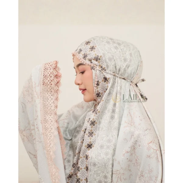 Mukena Baby Blue Mukena Dewasa Jumbo Premium Signature Silk Laila Tsamirah Series Atasan Bawahan